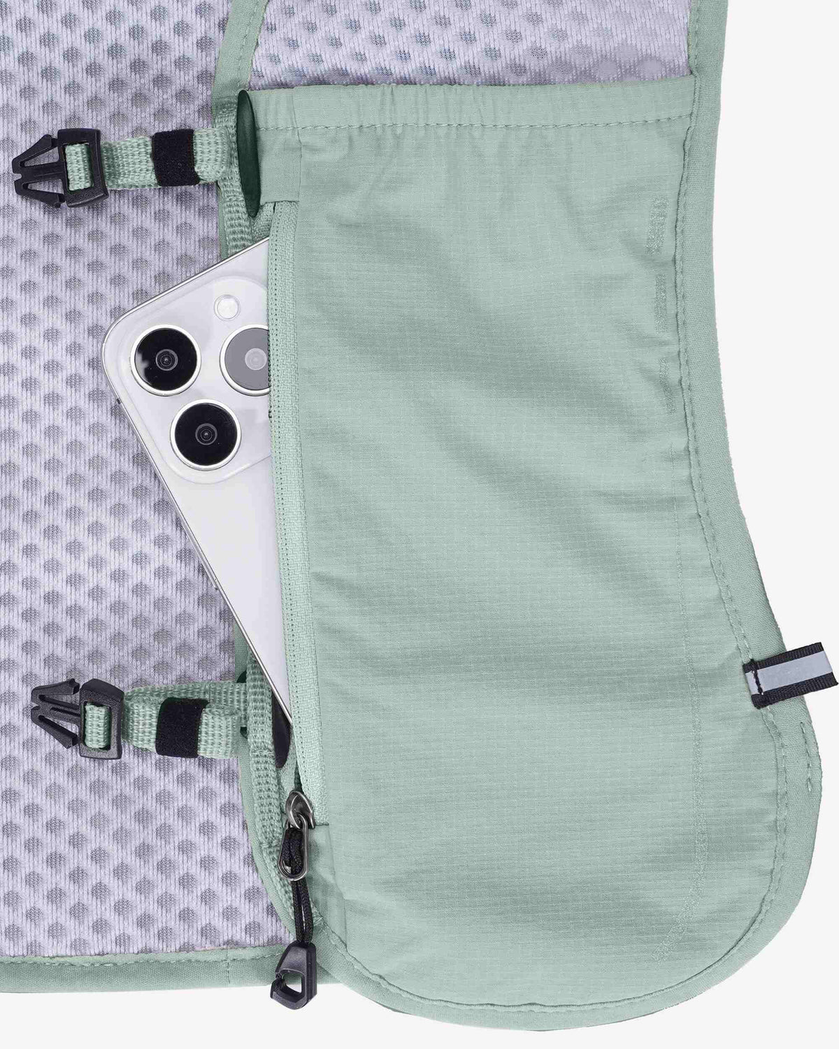 Lightweight Hydration Vest with 2L Bladder