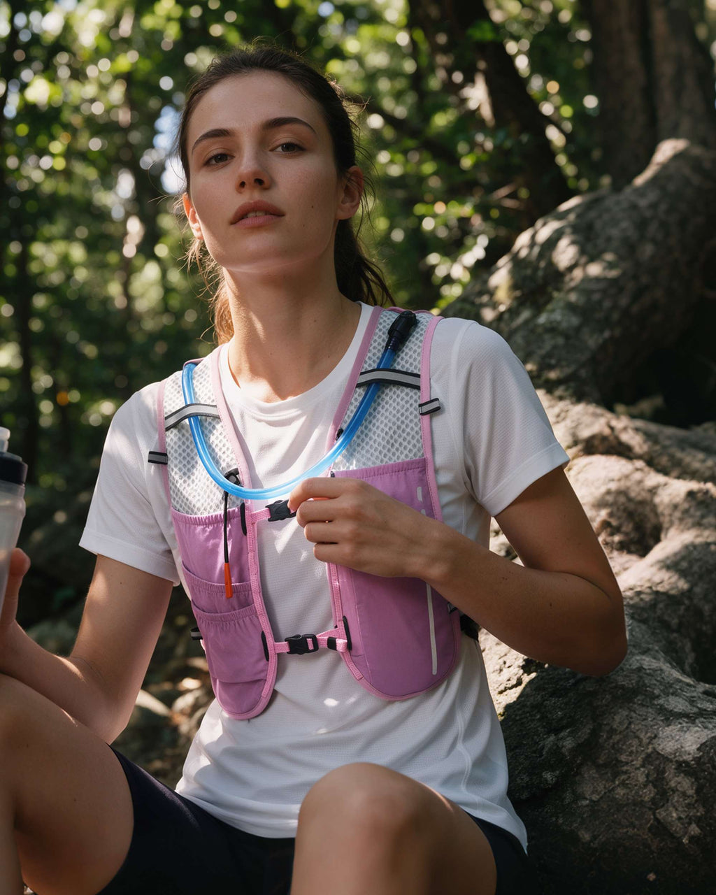 Lightweight Hydration Vest with 2L Bladder